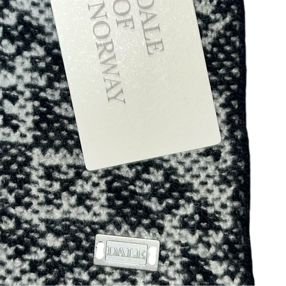 Dale of Norway superfine Wool cashmere blend Scarf Navy/Gray - Picture 4 of 8